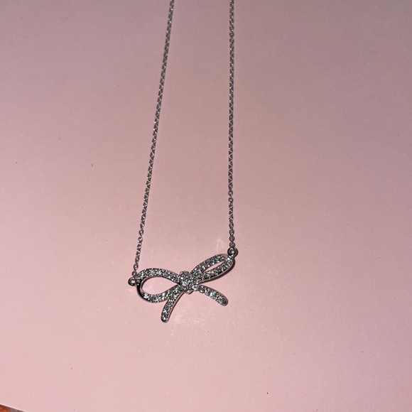 SOLID 18kt EARTH Diamond Bow Necklace - Picture 5 of 7